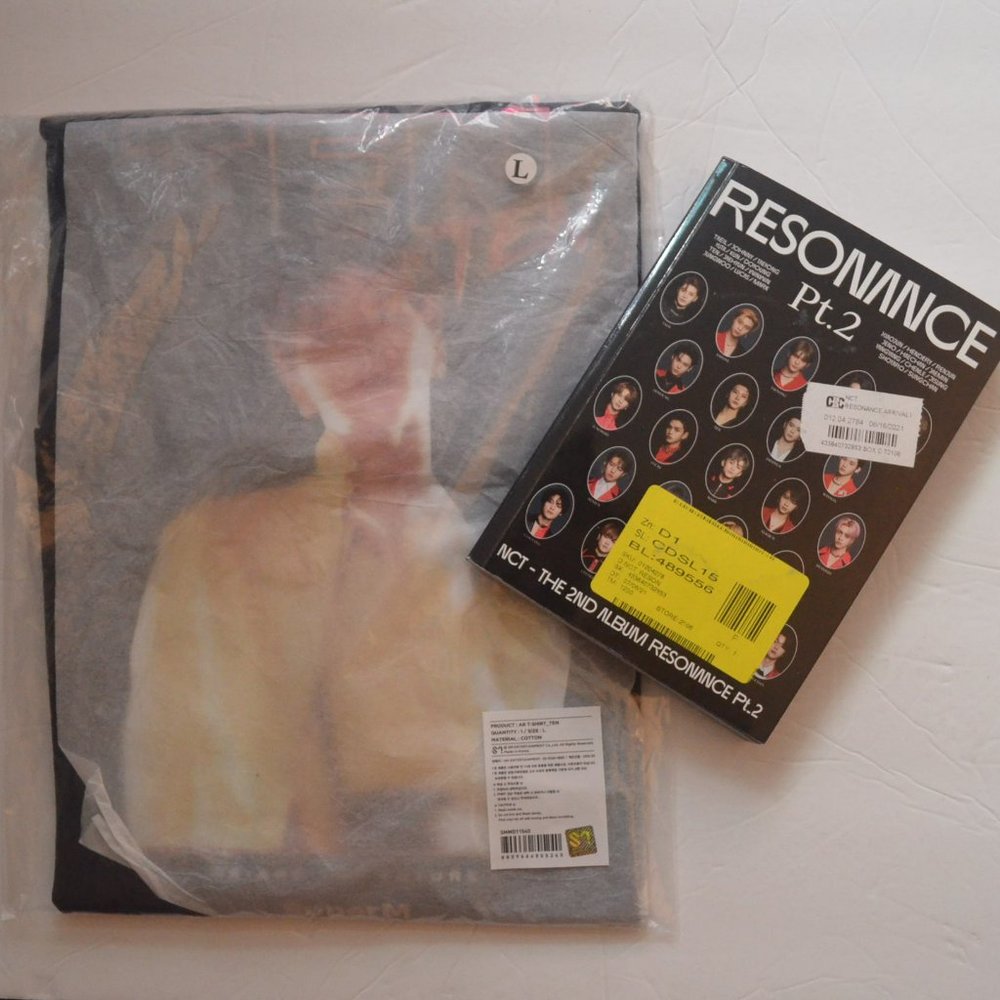 Ten SuperM T-Shirt (L) & NCT Resonnance Pt. 2 The 2nd Album Photo Book & CD